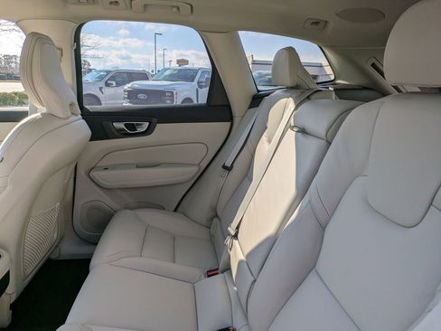 New 2026 Volvo XC60 B5 Ultra w/ Protection Package Premier AWD/4WD image 13
