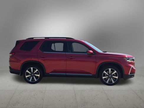 Used 2023 Honda Pilot Touring image 7