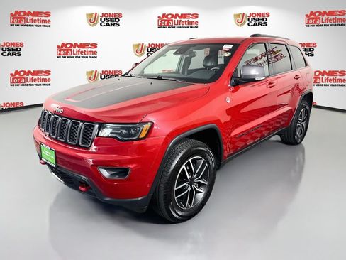 Used 2020 Jeep Grand Cherokee Trailhawk w/ Trailhawk Luxury Group AWD/4WD image 15