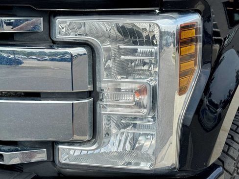 Used 2019 Ford F250 XLT w/ XLT Premium Package AWD/4WD image 10