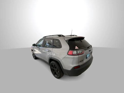 Used 2019 Jeep Cherokee Latitude Plus AWD/4WD image 6