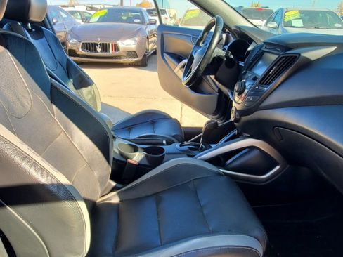 Used 2016 Hyundai Veloster Turbo image 15