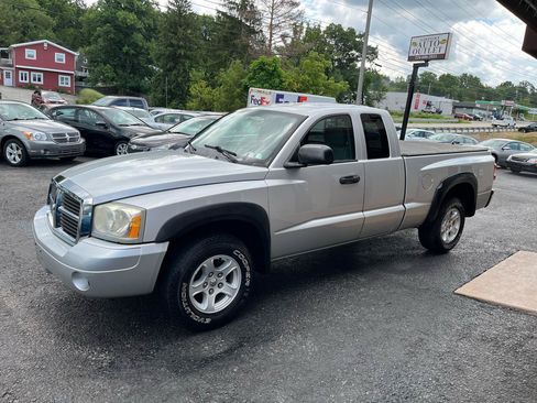 Used 2007 Dodge Dakota SLT w/ Trailer Tow Group RWD image 10