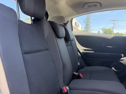 Used 2020 Honda HR-V LX image 23