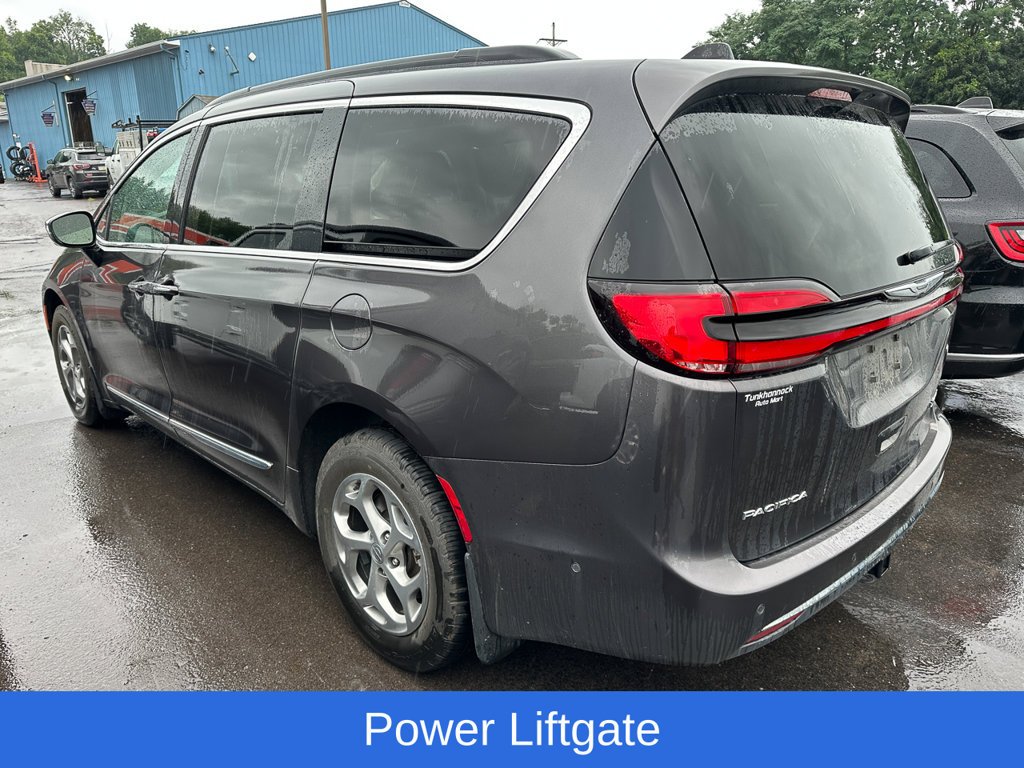 Used 2023 Chrysler Pacifica Limited w/ Trailer Tow Group AWD/4WD image 5