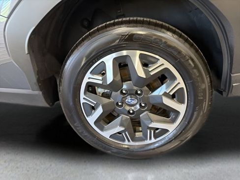 Certified 2025 Subaru Forester Premium AWD/4WD image 34