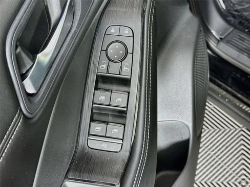 Used 2023 Nissan Rogue SV w/ SV Premium Package FWD image 20