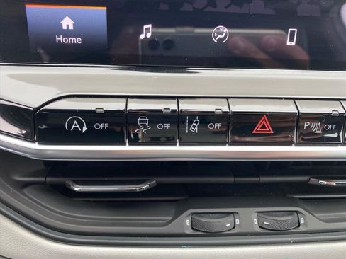 Used 2023 Jeep Compass Limited image 12