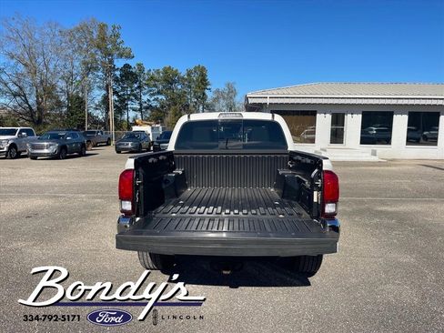 Used 2020 Toyota Tacoma 4x4 Double Cab image 14