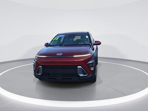 Certified 2025 Hyundai Kona SE FWD image 3