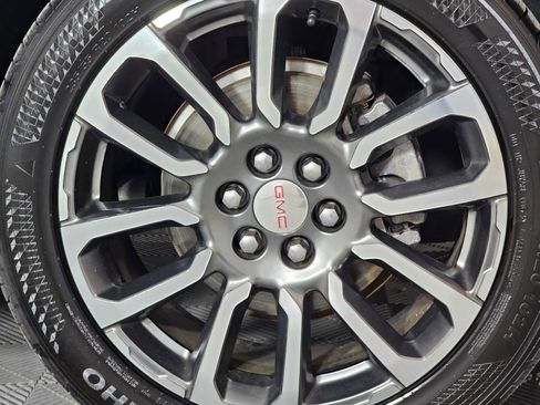 Used 2020 GMC Acadia Denali w/ Technology Package image 10