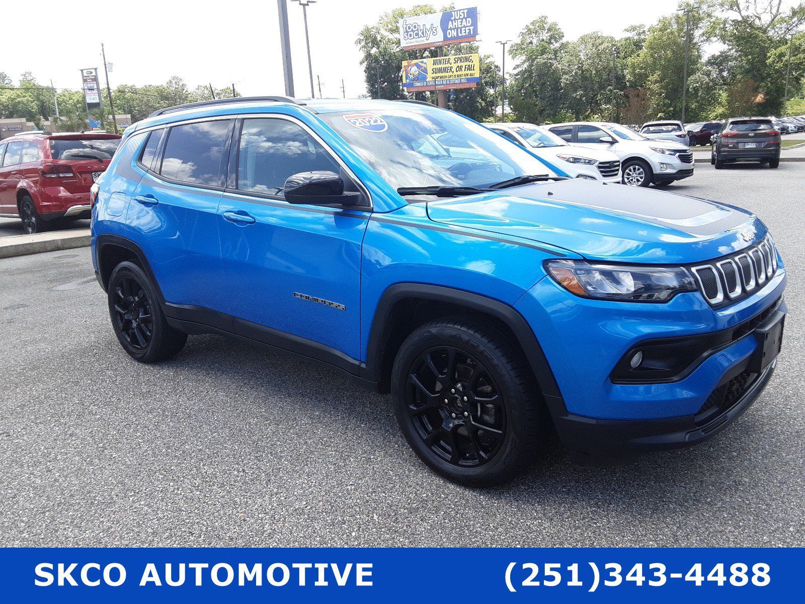 Used 2022 Jeep Compass Latitude w/ Mopar Graphics Package AWD/4WD image 7