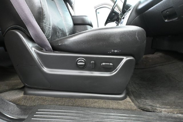 Used 2012 GMC Yukon XL SLT w/ SLT-2 Equipment Package AWD/4WD image 44
