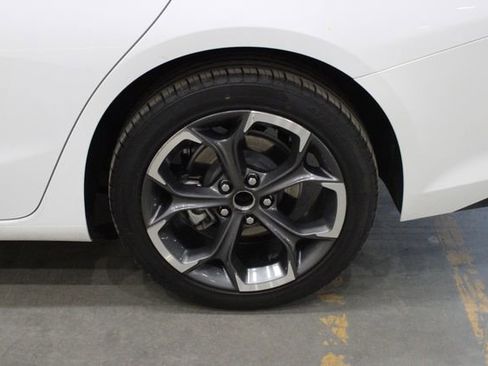 Used 2023 Chevrolet Malibu LT image 36