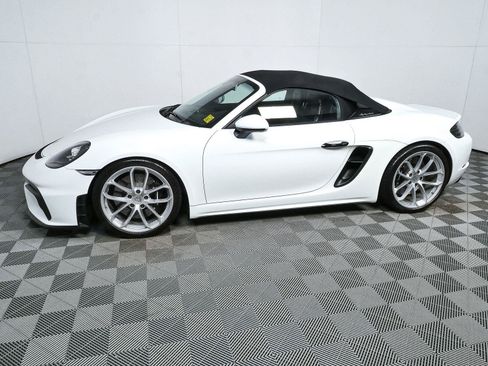 Used 2021 Porsche 718 Boxster Spyder RWD image 36