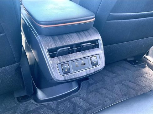 Used 2023 Nissan Ariya FWD image 10