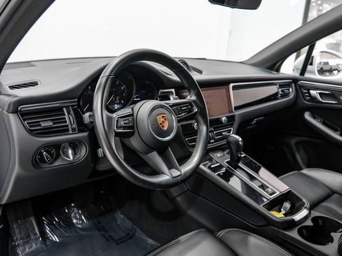Used 2022 Porsche Macan image 6