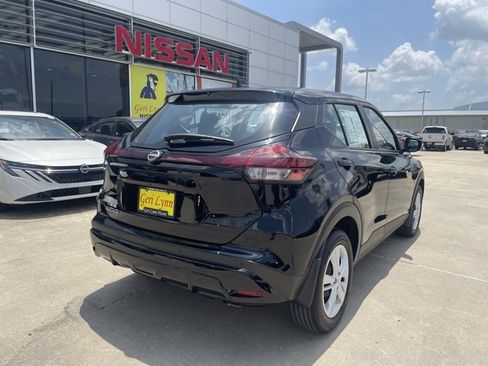 Certified 2025 Nissan Kicks Play S FWD image 1