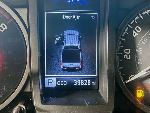 Certified 2023 Toyota Tacoma TRD Off-Road image 12