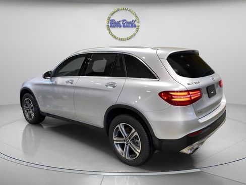 Used 2018 Mercedes-Benz GLC 300 4MATIC image 3