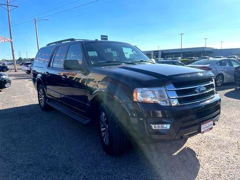 Used 2017 Ford Expedition EL XLT image 2
