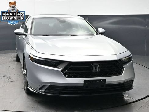 Used 2024 Honda Accord EX image 2