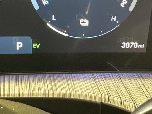 Used 2025 Hyundai Santa Fe Calligraphy AWD/4WD image 13