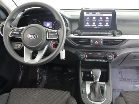 Used 2019 Kia Forte LXS FWD image 2