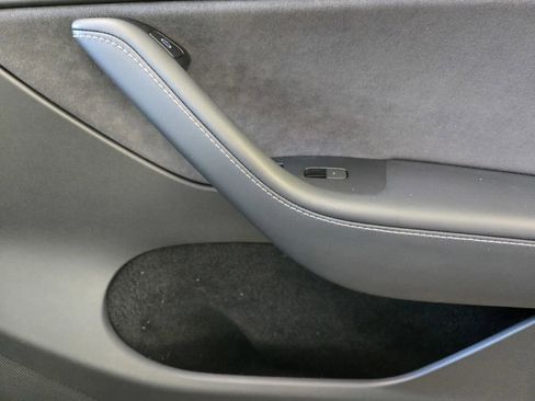 Used 2024 Tesla Model Y Performance AWD/4WD image 6