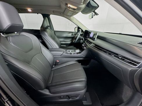 Certified 2026 INFINITI QX60 Luxe w/ Family Package image 38