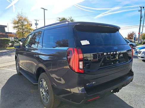 New 2025 Ford Expedition Active image 4
