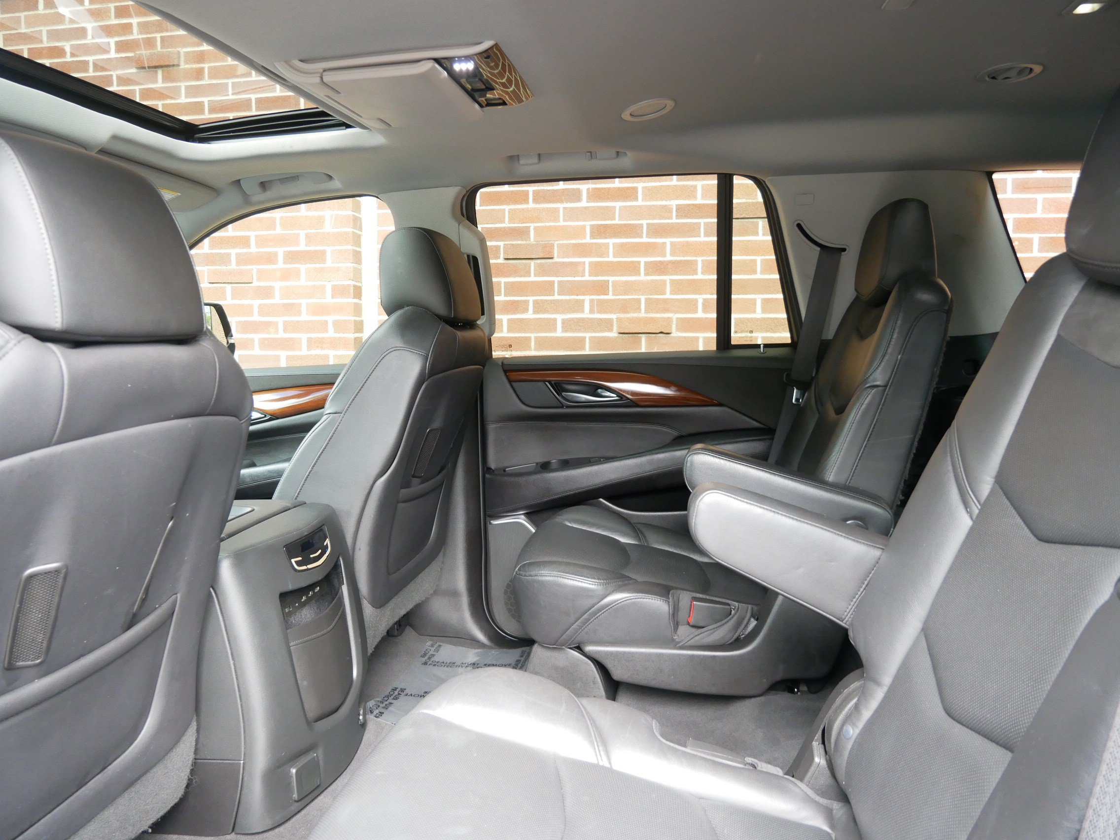 Used 2019 Cadillac Escalade Premium Luxury AWD/4WD image 10