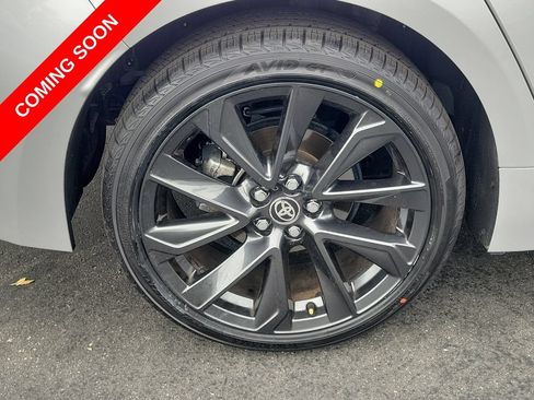 Used 2025 Toyota Corolla SE w/ SE Premium Package FWD image 9