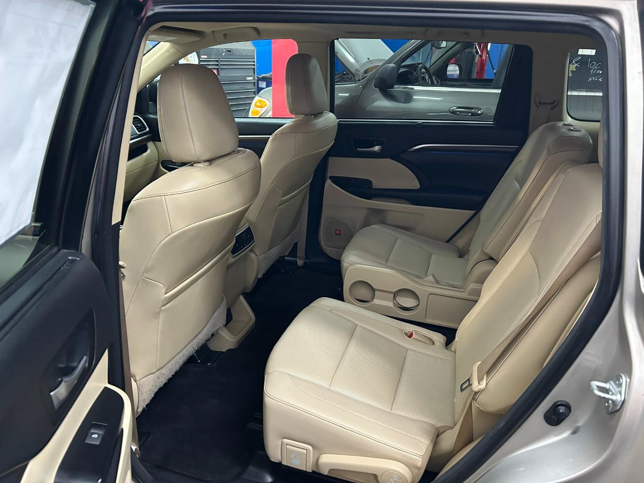 Used 2016 Toyota Highlander Limited AWD/4WD image 14
