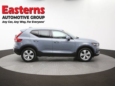 Used 2021 Volvo XC40 T4 Momentum FWD image 44