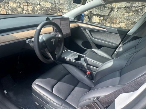 Used 2023 Tesla Model Y 2WD image 23