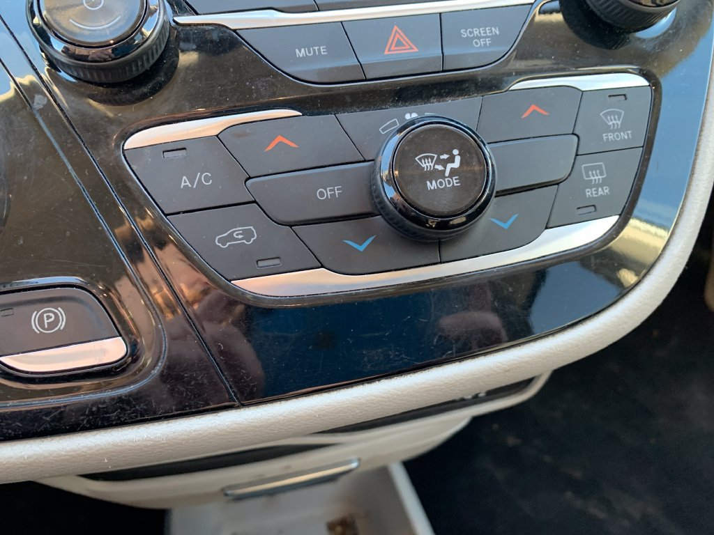 Used 2021 Chrysler Voyager LX w/ Cold Weather Group FWD image 30