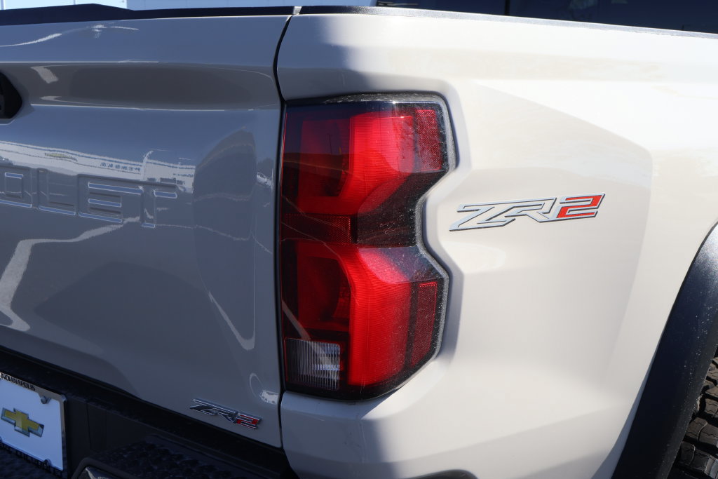 New 2026 Chevrolet Colorado ZR2 w/ Technology Package AWD/4WD image 7