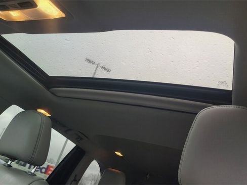 Used 2016 Toyota Highlander XLE image 26