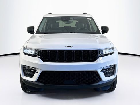 Used 2023 Jeep Grand Cherokee Limited w/ Black Appearance Package image 2