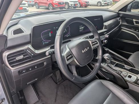 Used 2024 Kia Telluride S w/ S Sunroof Package FWD image 17