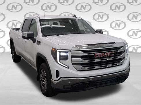Used 2024 GMC Sierra 1500 SLE w/ Preferred Package AWD/4WD image 19