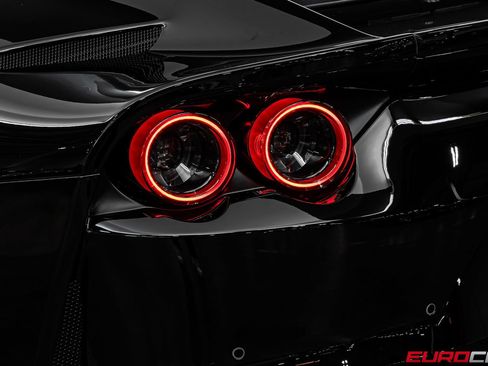 Used 2020 Ferrari 812 Superfast RWD image 24