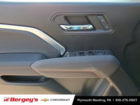 Used 2023 Chevrolet Colorado Z71 w/ Z71 Convenience Package 2 image 15