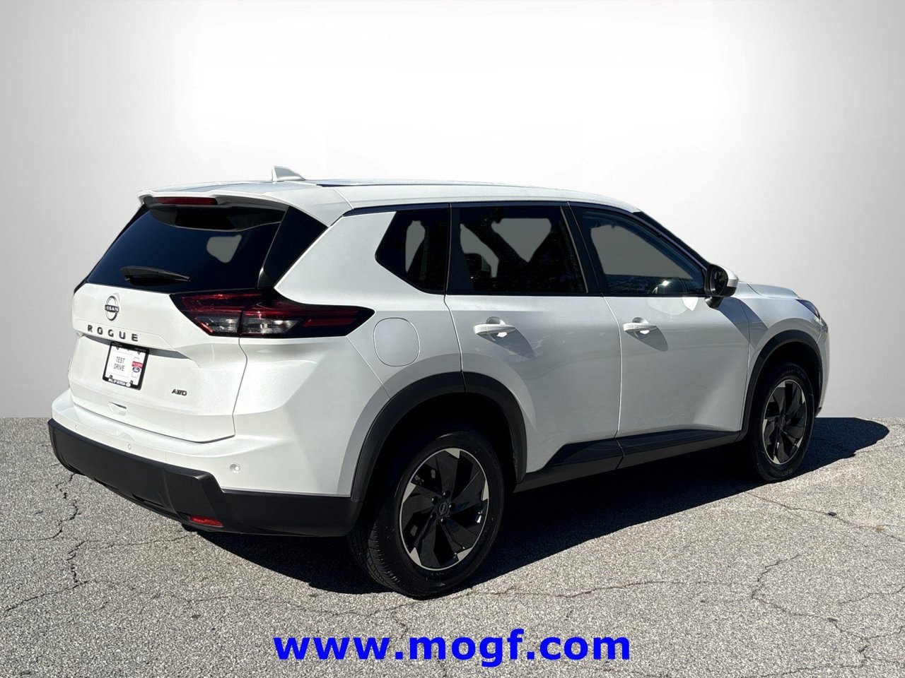 Used 2025 Nissan Rogue SV AWD/4WD image 22