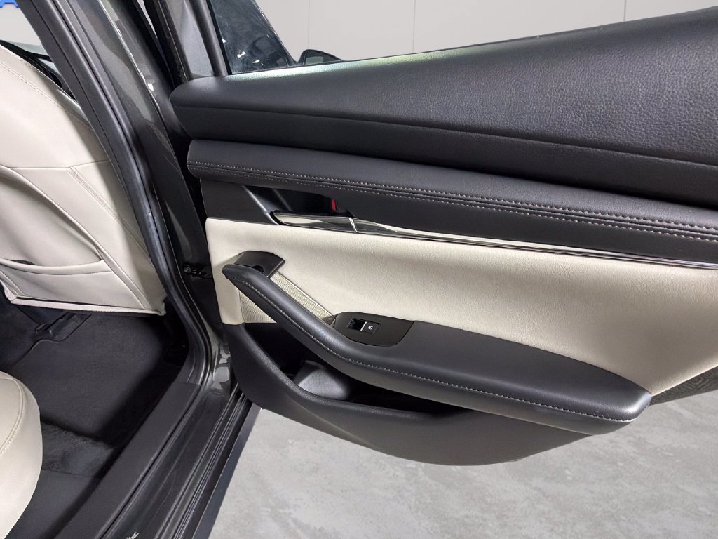 Used 2024 MAZDA MAZDA3 s FWD image 35
