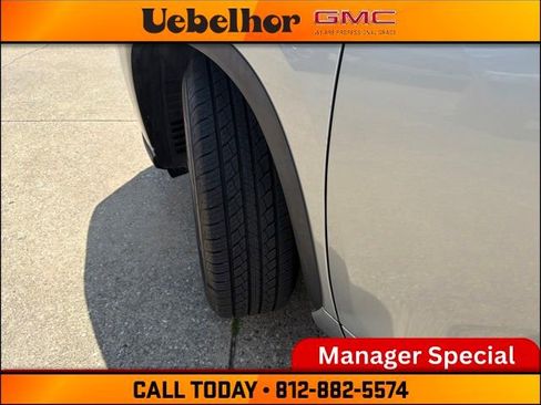 Used 2023 Toyota Highlander XLE FWD image 25