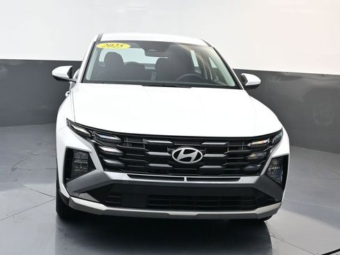 Certified 2025 Hyundai Tucson SE image 9