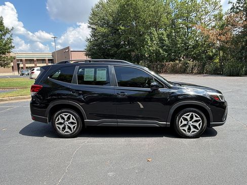 Used 2021 Subaru Forester Premium AWD/4WD image 8