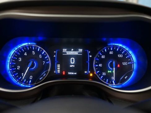 Used 2022 Chrysler Voyager LX FWD image 13